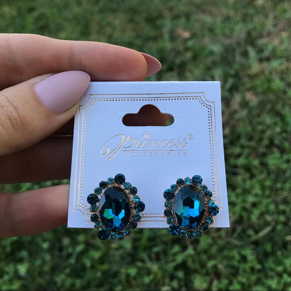 New Beautiful earrings - Picture 1 of 5